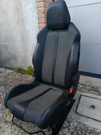 Sedili anteriori Peugeot 3008 anno 2021