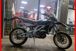 APRILIA SXV 450 .PATENTE A2. 14Kw. PERMUTE . RATE