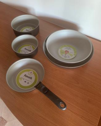 5 padelle Ravelli & Salutella + manico salvaspazio