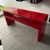 mobile arredamento rosso