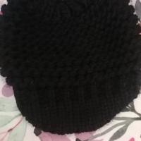 Berretto lana nero donna con visiera