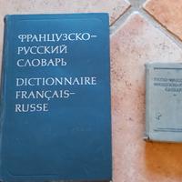 Dizionari francese-russo e russo-francese.