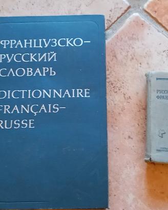 Dizionari francese-russo e russo-francese.
