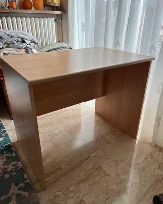 Scrivania in legno