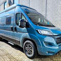 Hymer/eriba Letto matrimoniale e tetto sollevabile