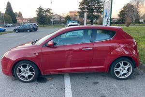 L'auto è in buone condizioni.