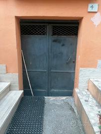 Cantina in centro, due piani