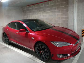 Tesla Model S P85D (RICARICHE GRATIS 700 hp)