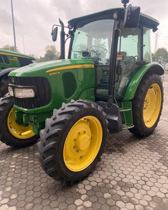 TRATTORE USATO MARCA JOHN DEERE MODELLO 5080M