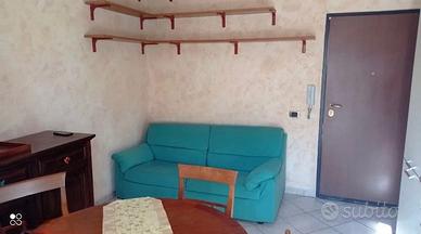 BORGHESIANA BILOCALE ARREDATO Con BALCONE