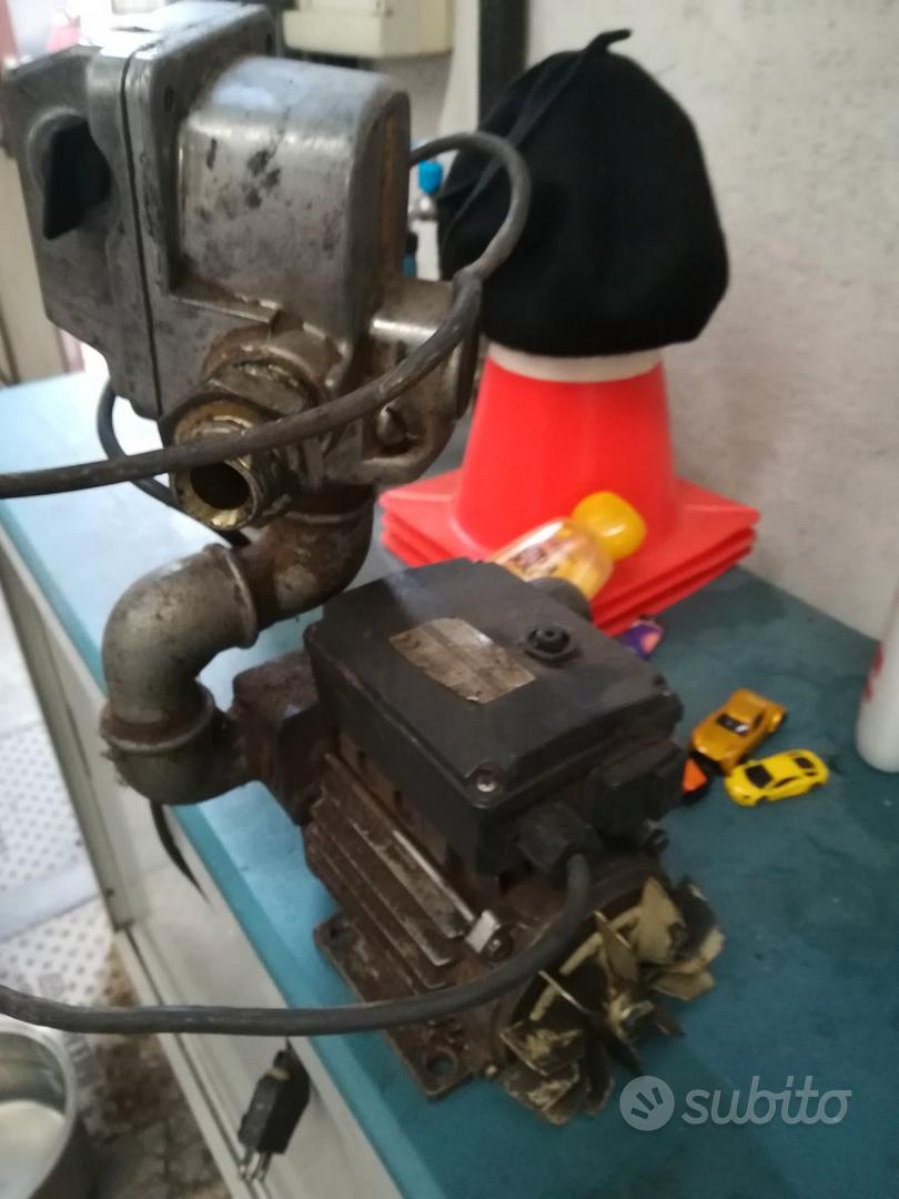 pompa elettrica V 220 con contalitri - Giardino e Fai da te In vendita a  Brescia