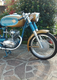 Cambio ducati 125 sport con vespa 160 gs