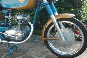 Cambio ducati 125 sport con vespa 160 gs