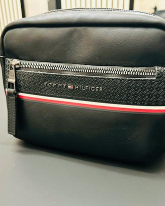 Borsello a tracolla Tommy Hilfiger uomo.