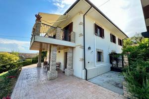 Villa o villino Città Sant'Angelo [GRPE739VRG]