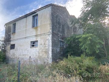 Cascina da ristrutturare vista mare