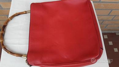 Borsa in pelle rossa manico in bambù
