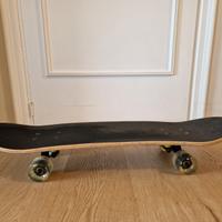TAVOLA SKATEBOARD IN LEGNO RUOTE LUMINOSE USATO