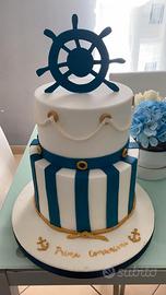 Torta finta in pasta di zucchero a tema marino