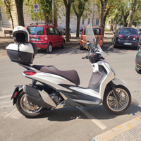 Beverly 400 con bauletto