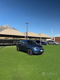 Lancia Ypsilon 1.0 Hybrid Ecochic Gold