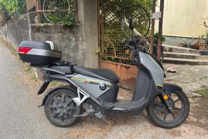 scooter elettrico Super Soco CPX