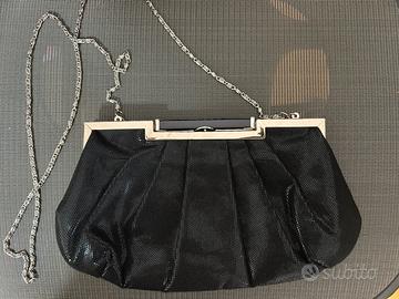 Pochette in tessuto lucido