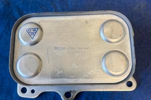 Scambiatore di calore/ radiatore olio motore