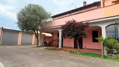 Villetta a schiera di 155 m² con 4 locali e box au