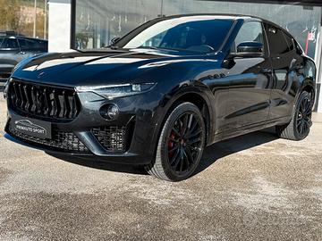 Maserati Levante ESCLUSIVA "21/SOFT CL/TOTAL BLAC