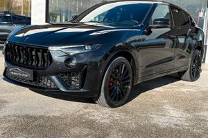 Maserati Levante ESCLUSIVA "21/SOFT CL/TOTAL BLAC