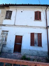 Casa semindipente + rustico edificabile