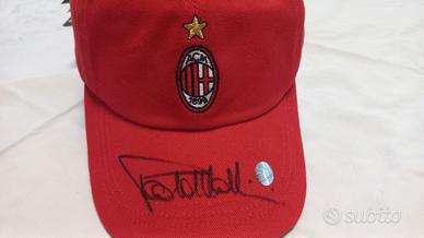 Cappellino Milan autografato da Maldini