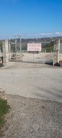 Piazzale ad uso commerciale 