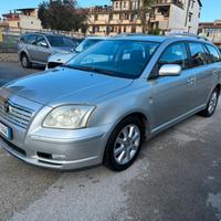 Toyota Avensis 2.0 D-4D 16V Station Wagon
