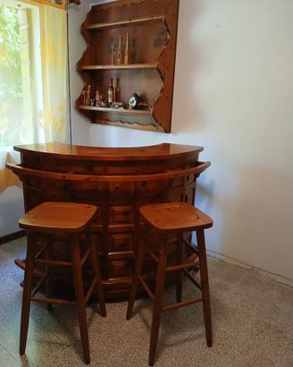 Angolo bar per taverna con credenza