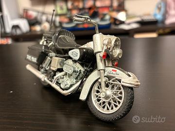 Harley Davidson Electra Glide police polistil 1:15