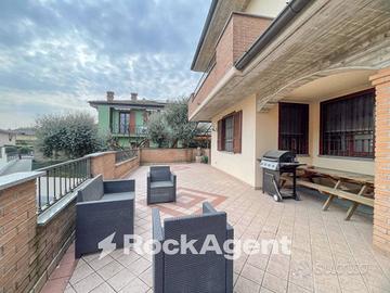 VILLA SINGOLA CON PISCINA