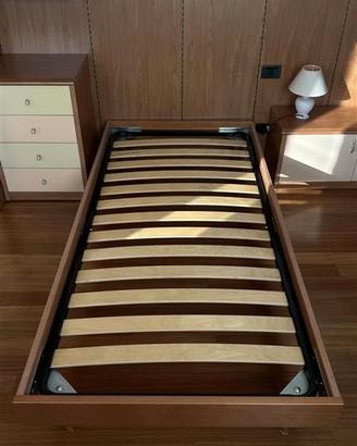 Camera da letto (materasso, comodini, scrivania)