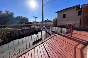 CASA SEMINDIPENDENTE A SARZANA