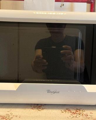 Forno microonde grill e scongelamento