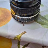 Nikon obiettivo 28 mm 1: 2.8