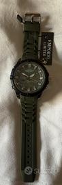 Orologio Subacqueo verde militare.