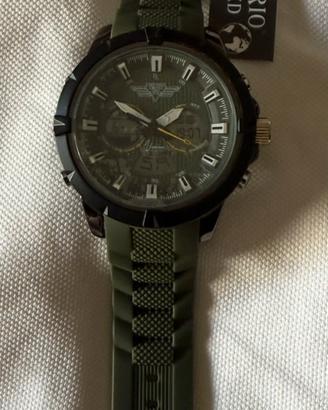 Orologio Subacqueo verde militare.