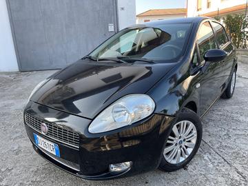 Fiat Grande Punto 1.2 benzina pochi km neopatentat