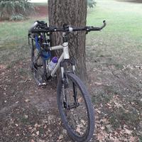 Bicicletta da montagna CON accessori.