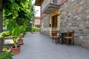 BIFAMILIARE CON AMPIO GIARDINO A ROTEGLIA