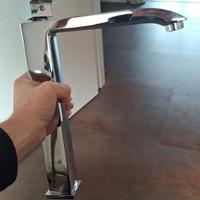 Miscelatore alto lavabo