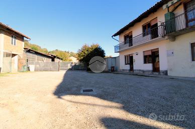 CASA SEMINDIPENDENTE A PIOBESI D'ALBA
