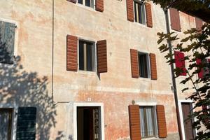 Casa immersa nel verde della Valdastico ( VI )